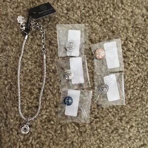 Magnolia & Vine anklet w/charm’s